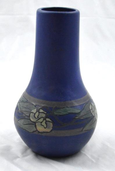 Weller Pottery Vase (1 of 5)