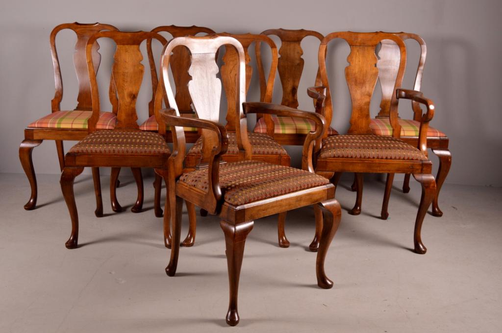 Eight Queen Anne Style Walnut Dining Chairs (1 of 20)