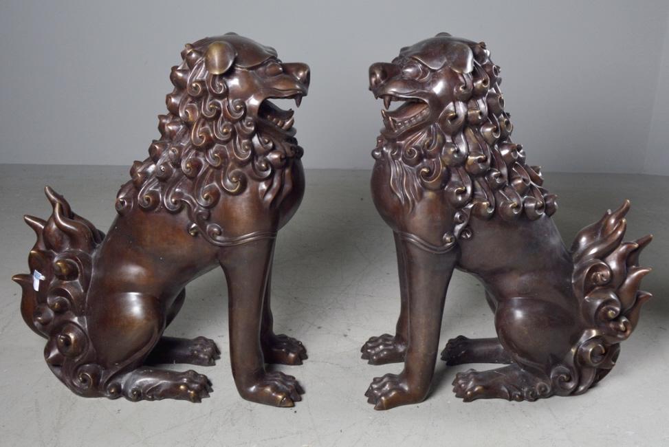 Pair of Foo Dogs Signed Monroe (1 of 8)