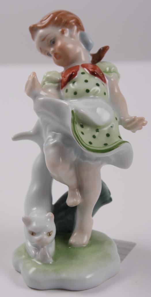 Herend Figurine - Girl with Cat (1 of 5)