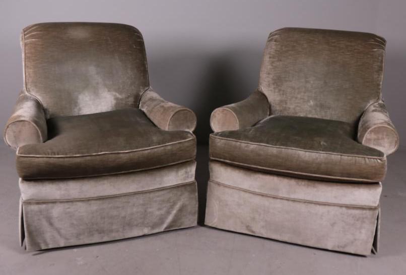 Pair of Hickory Sovereign Collection Chairs (1 of 7)