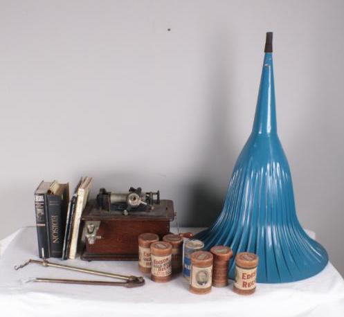 Edison Standard Cylinder Phonograph (1 of 8)