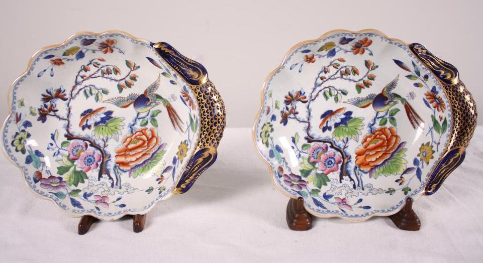 Pair of Davenport Porcelain Scalloped Bowls: Of usual form Dimensions: 1 x 7.5 x 9 in. NOTE: Wear consistent with age and use