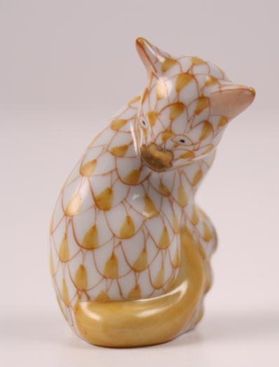 Herend Figurine - Grooming Cat (1 of 4)