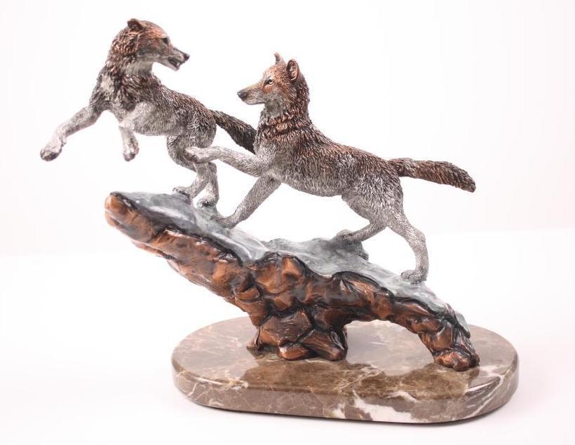 Sculpture of Two Wolves (1 of 6)
