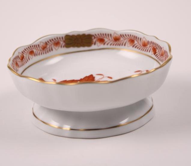 Herend Porcelain - Table Salt: Hand Painted in Rust Chinese Bouquet Rust. Signed with Herend marks: 7720-0-00 AOG Dimensions approximately: H 1.5 x W 3.125 x D 3.125 inches NOTE: No apparent flaws