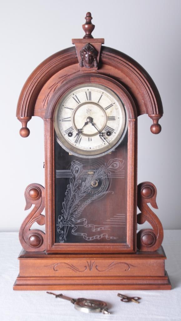 Waterbury Clock Co. Eastlake Mantle Clock (1 of 6)