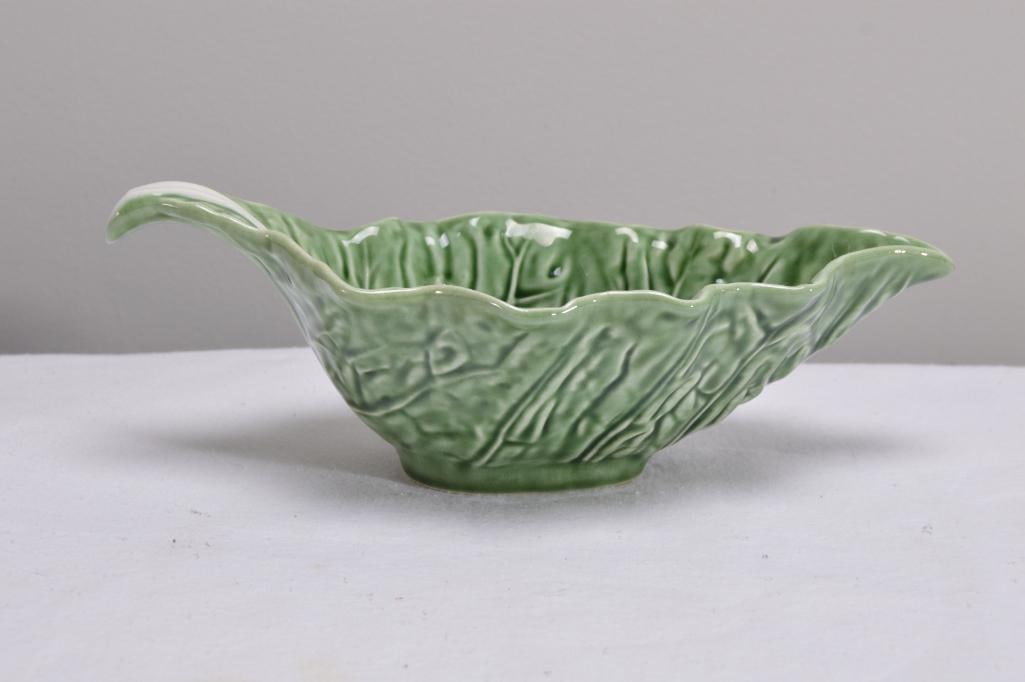 A Bordallo Pinheiro Majolica Cabbage Leaf Green Gravy Boat (1 of 4)