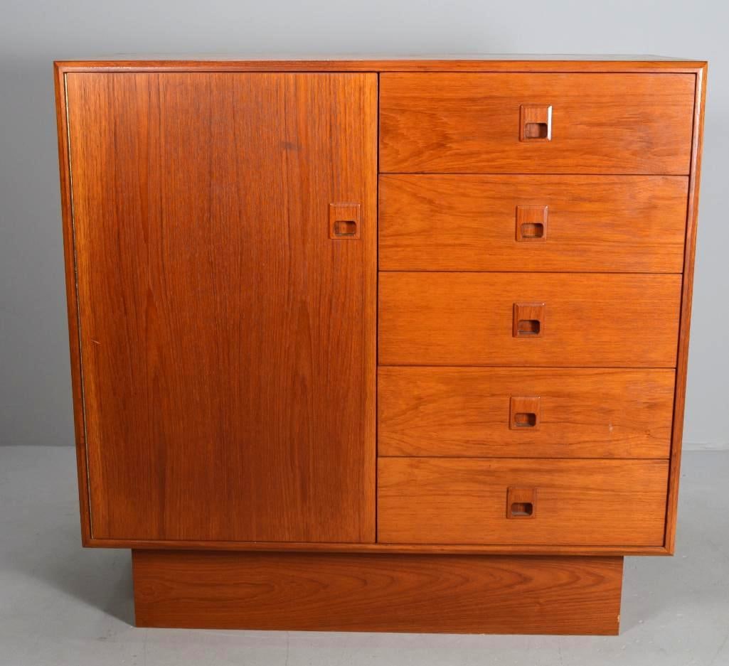Mid Century Teak Dresser (1 of 9)