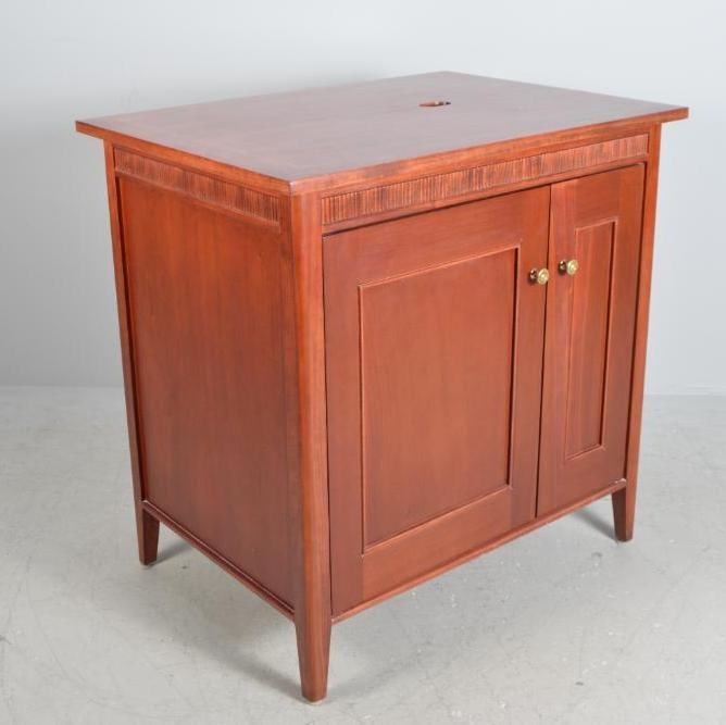 Jeffrey Points Poplar Lamp Chest (1 of 7)