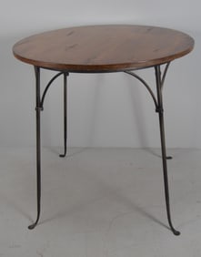 Charleston Forge Poplar Round Table