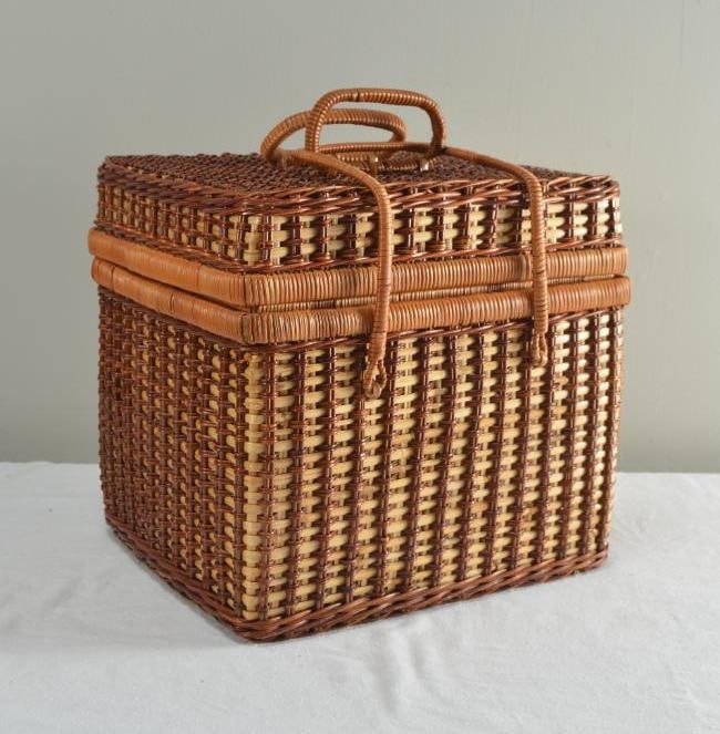 Wicker Picnic Basket (1 of 6)