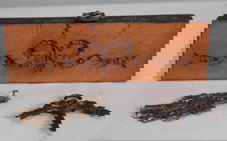 Louis XVI Style Ribbon Mold