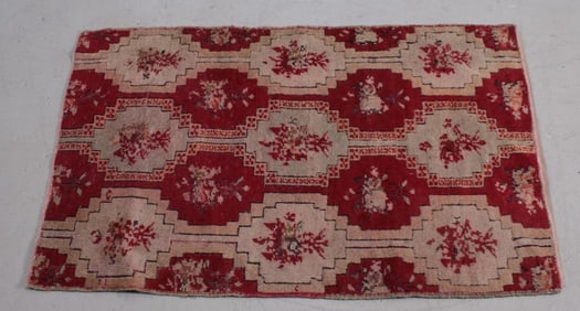 3' 5" x 2' 3" 3'5" x 2'3" Oushak Rug