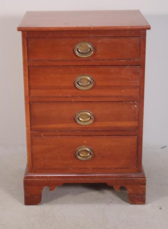 George III Style Small Chest of Drawers (1 of 5)