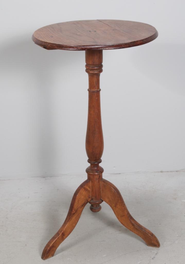 Oak Candle Stand (1 of 8)