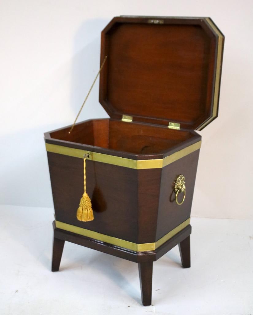 George III Style Cellarette (1 of 6)