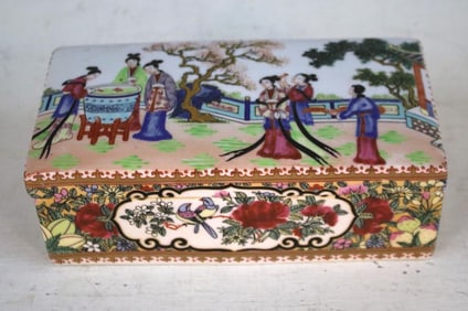 Japanese Lidded Porcelain Box