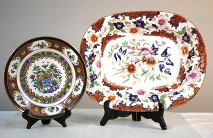Two Imari Serving Pieces