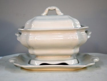 Red Cliff Bone China Tureen