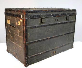 Trianon Canvas Louis Vuitton Steamer Trunk