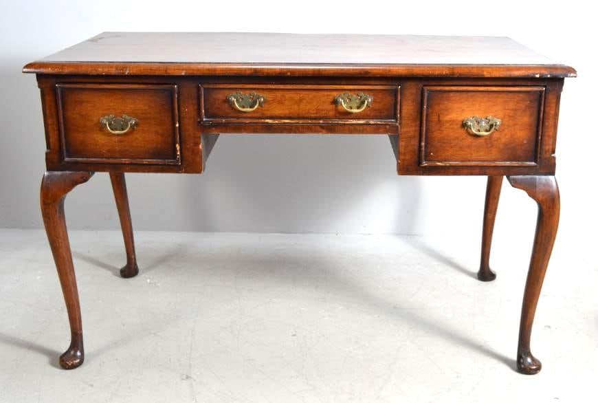 Queen Anne Style Office Desk (1 of 8)