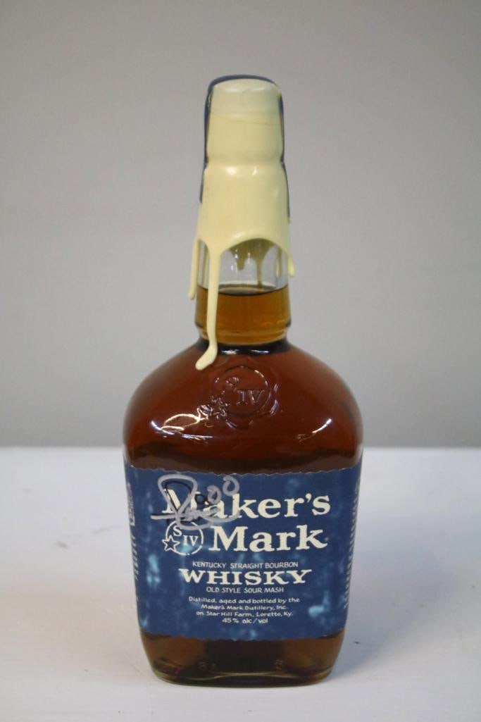 Maker’s Mark - Tony Delk Signed UK Bottle: Maker’s Mark - Tony Delk Signed UK BottleMaker’s Mark Kentucky Straight Bourbon Whisky, 45% alc./vol., standard 1.0 liter format with cream wax capsule and blue “KENTUCKY” neck ribbon. The
