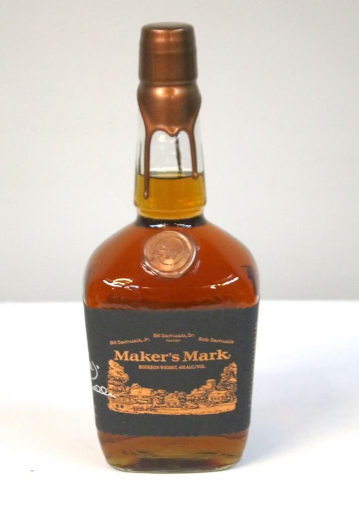 Maker's Mark - Family Edition Limited Bottle: Maker's Mark - Family Edition Limited Bottle A limited-release bottle of Maker's Mark bourbon that was likely a distillery exclusive or a special "Family Edition" release to commemorat