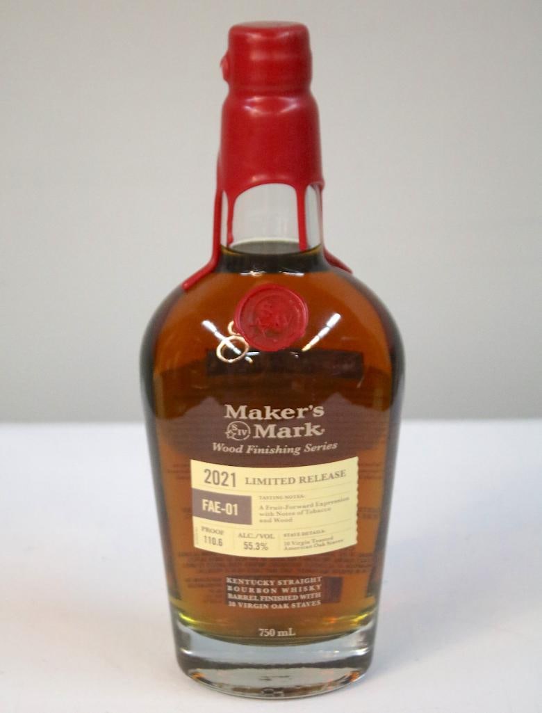 Maker’s Mark - Wood Finishing Series FAE-01 - 2021: Maker’s Mark - Wood Finishing Series FAE-01 - 2021This Maker’s Mark Wood Finishing Series FAE-01 Kentucky straight bourbon whiskey was released in 2021 as a limited edition, bottled at 110.6 proof