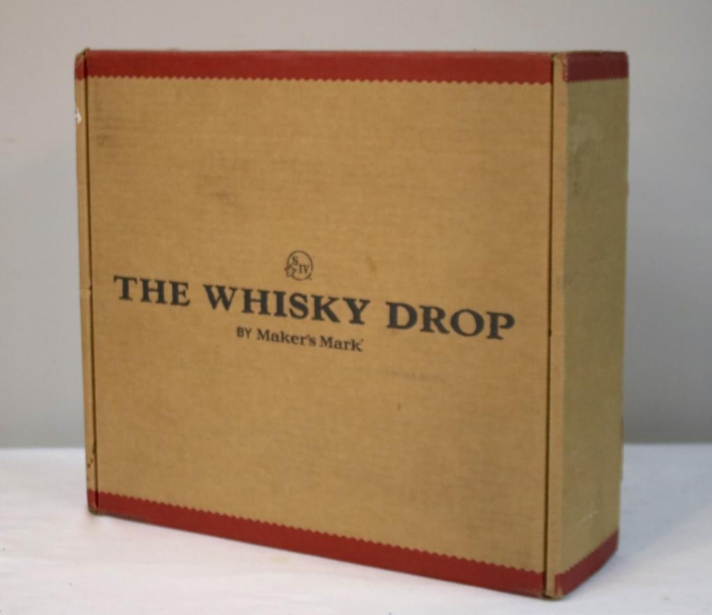 Maker’s Mark - Signed “The Whisky Drop" – September 2021: Wood Finishing Series Limited Release FAE-01 (Signed by Rob Samuels) & FAE-02 - Sept. 2021 Complete two-bottle presentation set from Maker’s Mark titled The Whisky Drop, containing the 2021 Wood Fi
