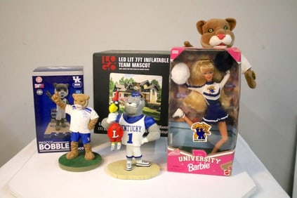 Kentucky Wildcats Football Heroes & Mascot Figure Group