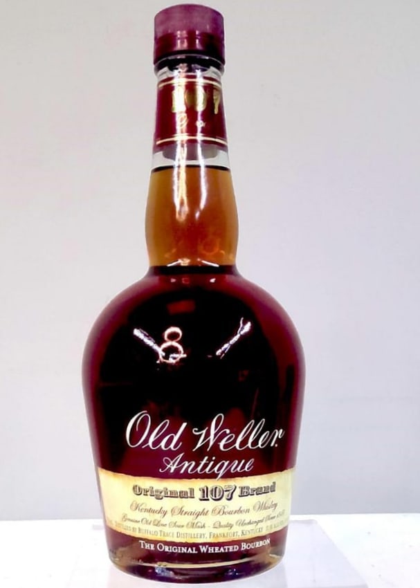 Old Weller Antique Original 107 Bourbon: Old Weller Antique Original 107 Bourbon Kentucky straight bourbon whiskey, “Old Weller Antique” Original 107 brand, bottled by Buffalo Trace Distillery, Frankfort, Kentucky; 750 ml; 107