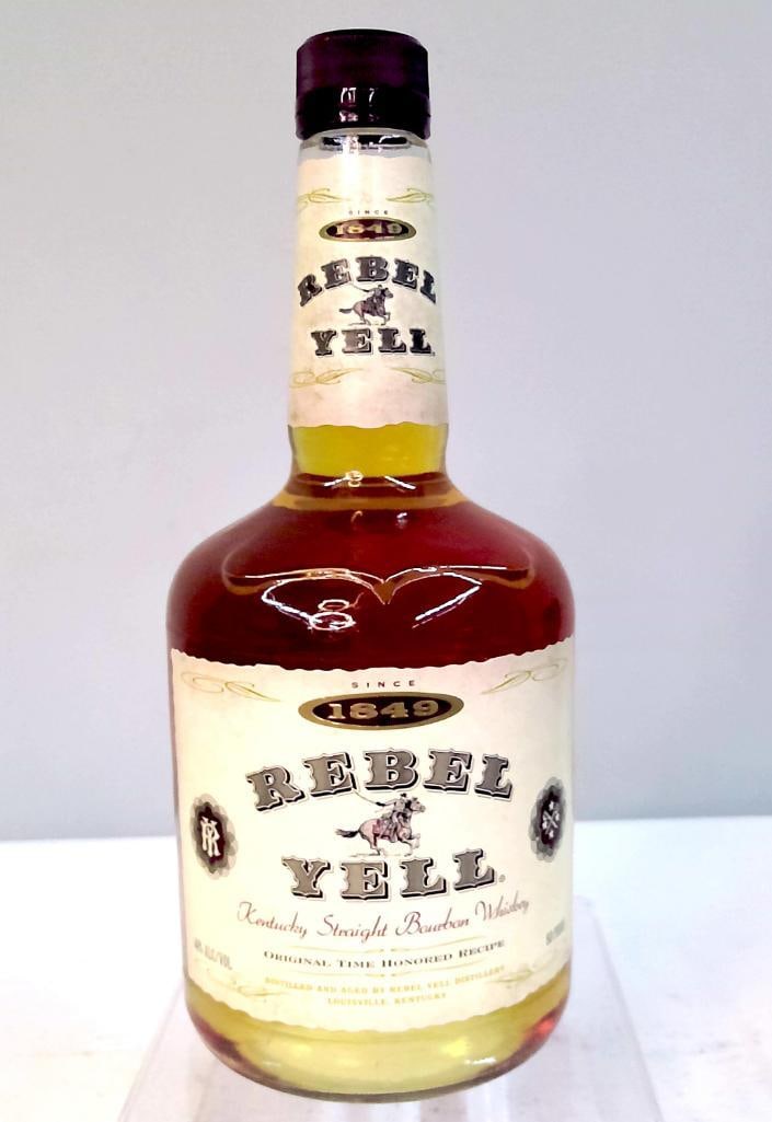 Rebel Yell Kentucky Straight Bourbon Whiskey (1 of 5)