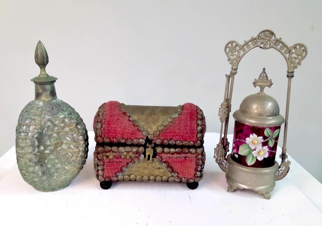Collection of Three Late Victorian Decorative Objects (1 of 19)