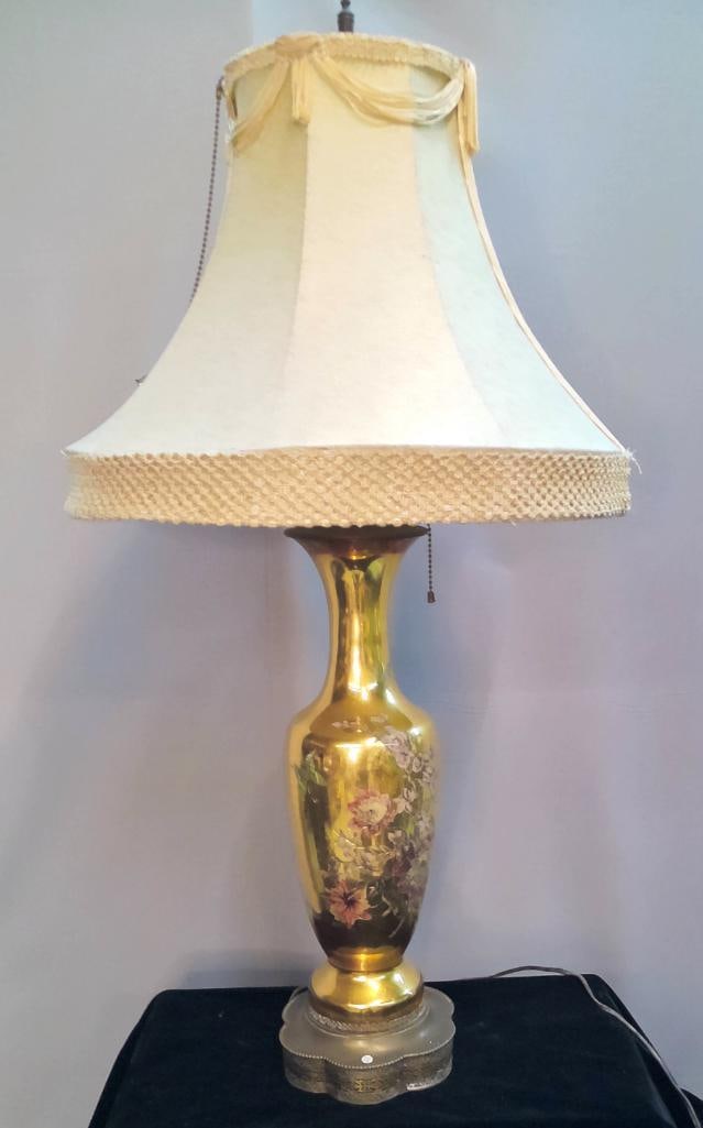 Gilt Porcelain Vase-Form Table Lamp with Floral Decoration (1 of 8)
