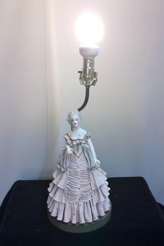 Lace Porcelain Figural Lady Table Lamp (1 of 15)