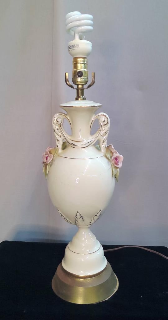 Porcelain Urn-Form Table Lamp with Applied Roses (1 of 5)