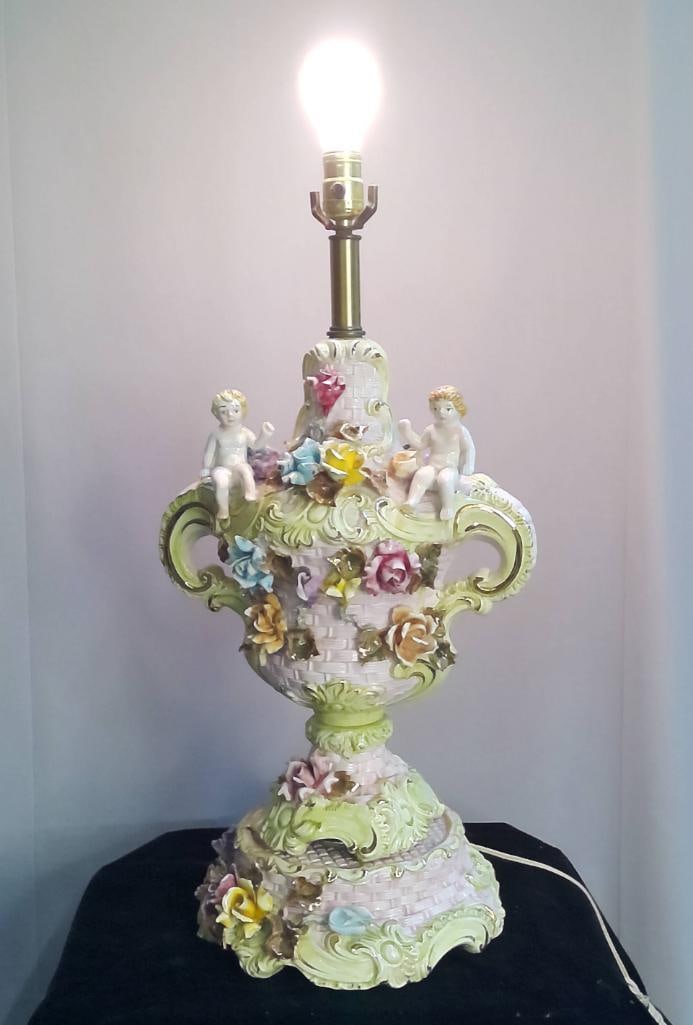 Capodimonte Style Porcelain Cherub Floral Urn Table Lamp (1 of 13)