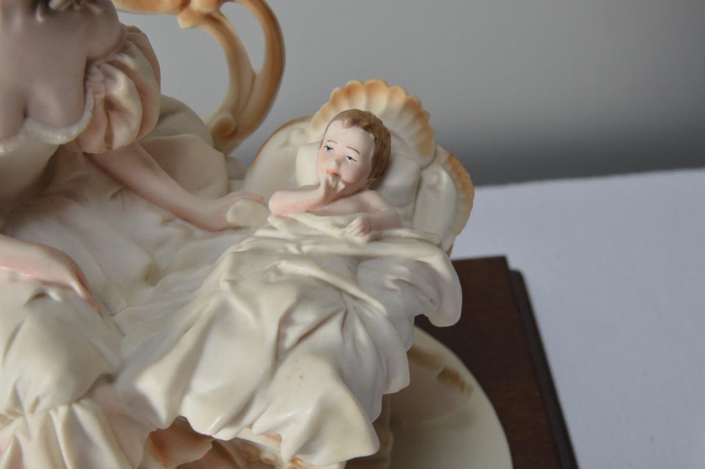 Berlcari Capodimonte Figurine (1 of 1)