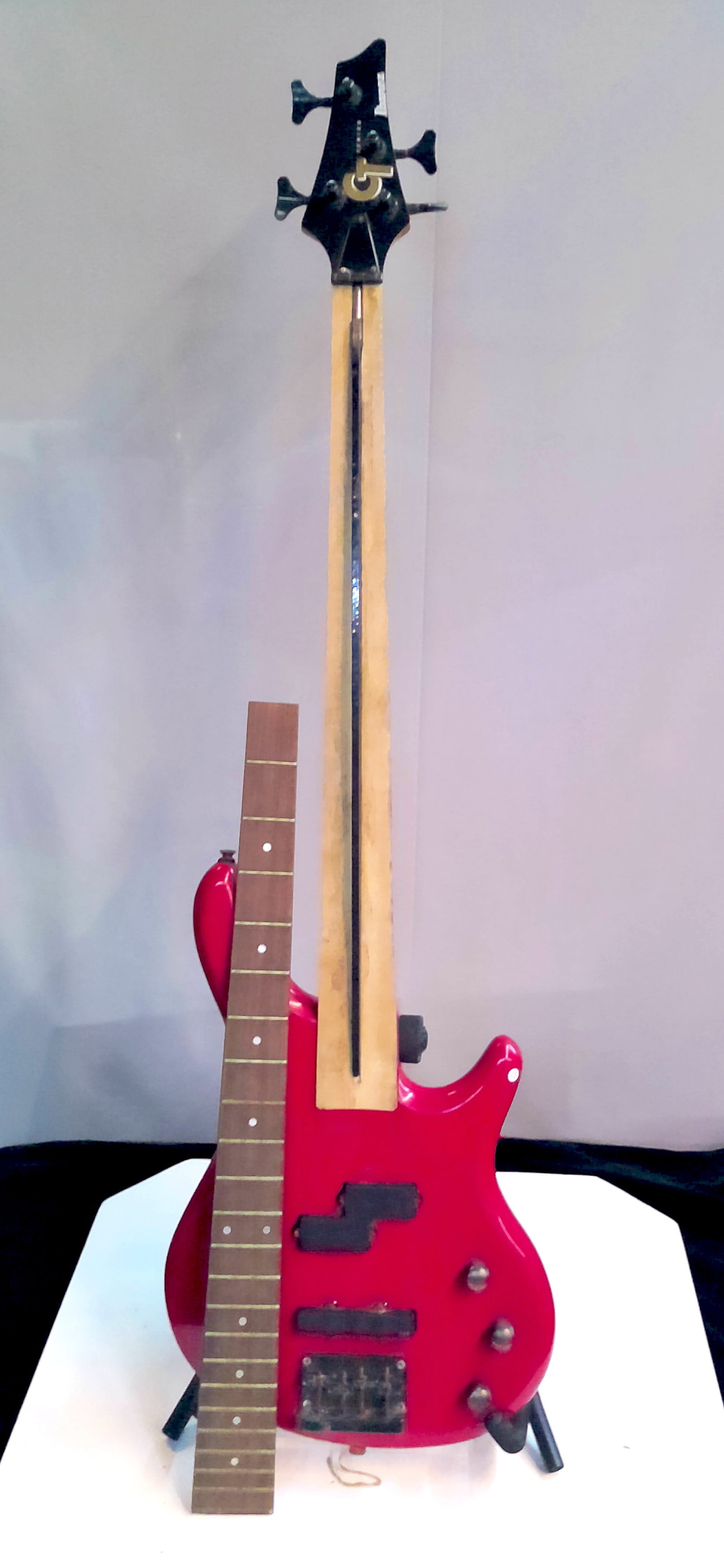 Ibanez “GT Series” Electric Bass (1 of 11)