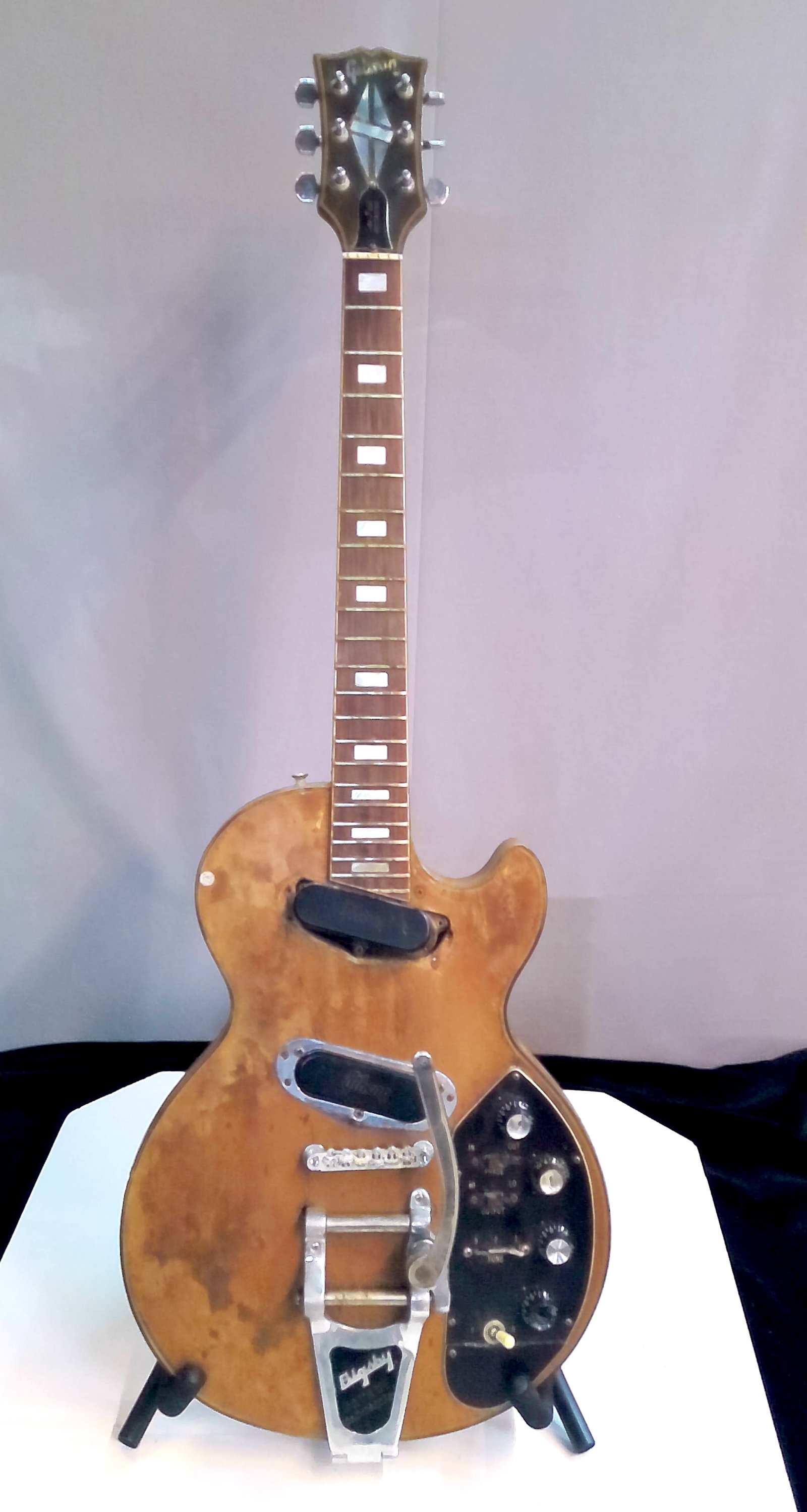 Gibson Les Paul Recording Electric Guitar, c. early 1970s (1 of 18)