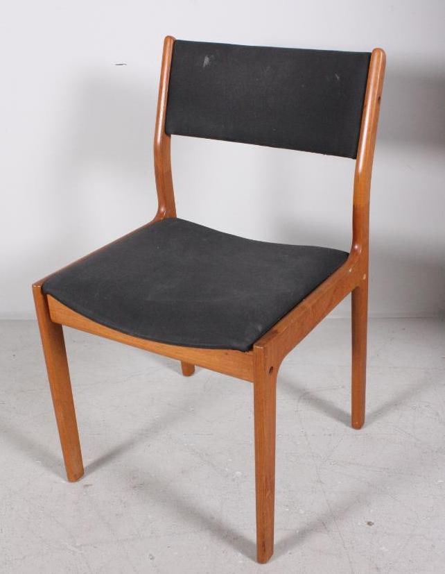 MCM Style Side Chair: Mid Century form teak side chair with black fabric. No markings. Dimensions: 30.5 x 18.5 x 17.5 in. NOTE: Good. Stains to fabric.