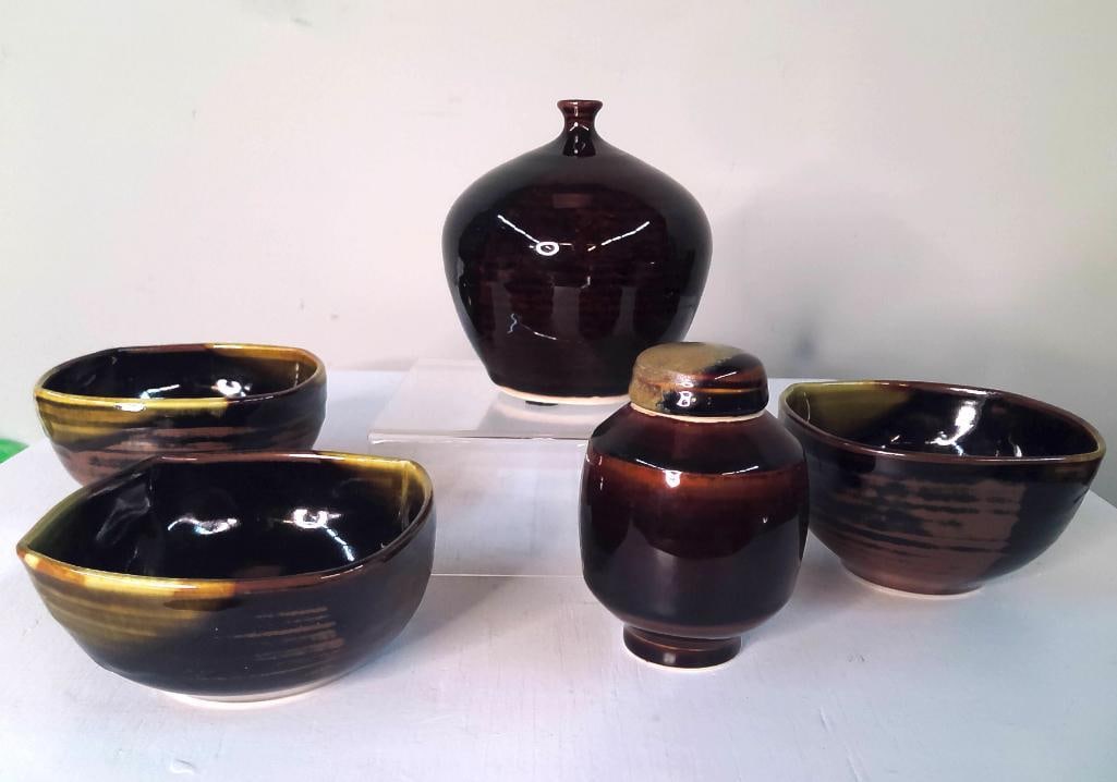 Five Contemporary Studio Pottery Vessels (1 of 10)