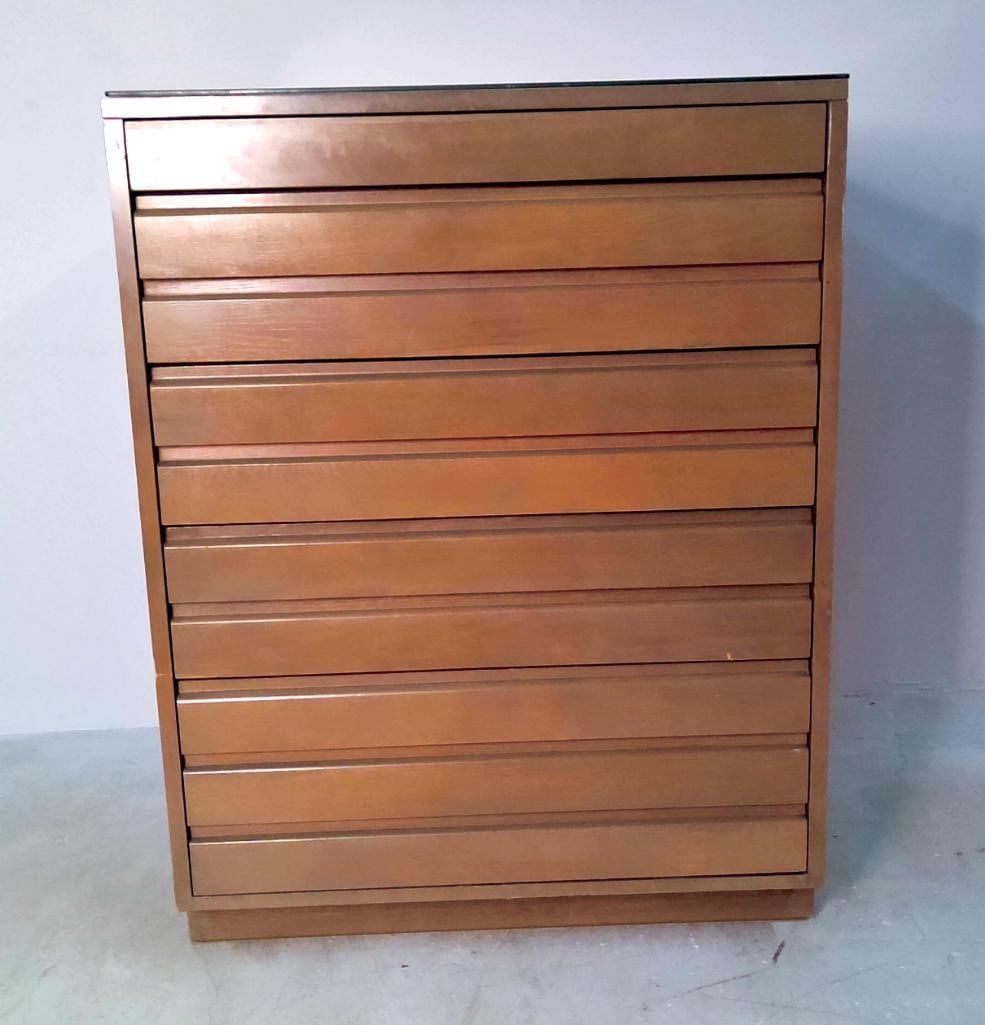 MCM Sligh Furniture "Cross Country" Five-Drawer Chest: American modern five-drawer chest by Sligh Furniture, Grand Rapids, Michigan, from the Cross Country collection. Features a clean-lined rectilinear form in warm walnut veneer with inset glass top. The