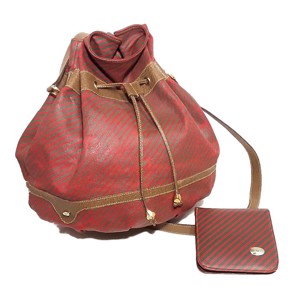 A VERY STYLISH VINTAGE GUCCI SATCHEL HANDBAG AND WALLET: A VERY STYLISH VINTAGE GUCCI SATCHEL HANDBAG AND MATCHING WALLET.H: 10”, 24 cm; L: 10.5”, 26 cm; W: 7”, 18 cm.Provenance: private Florida collection.