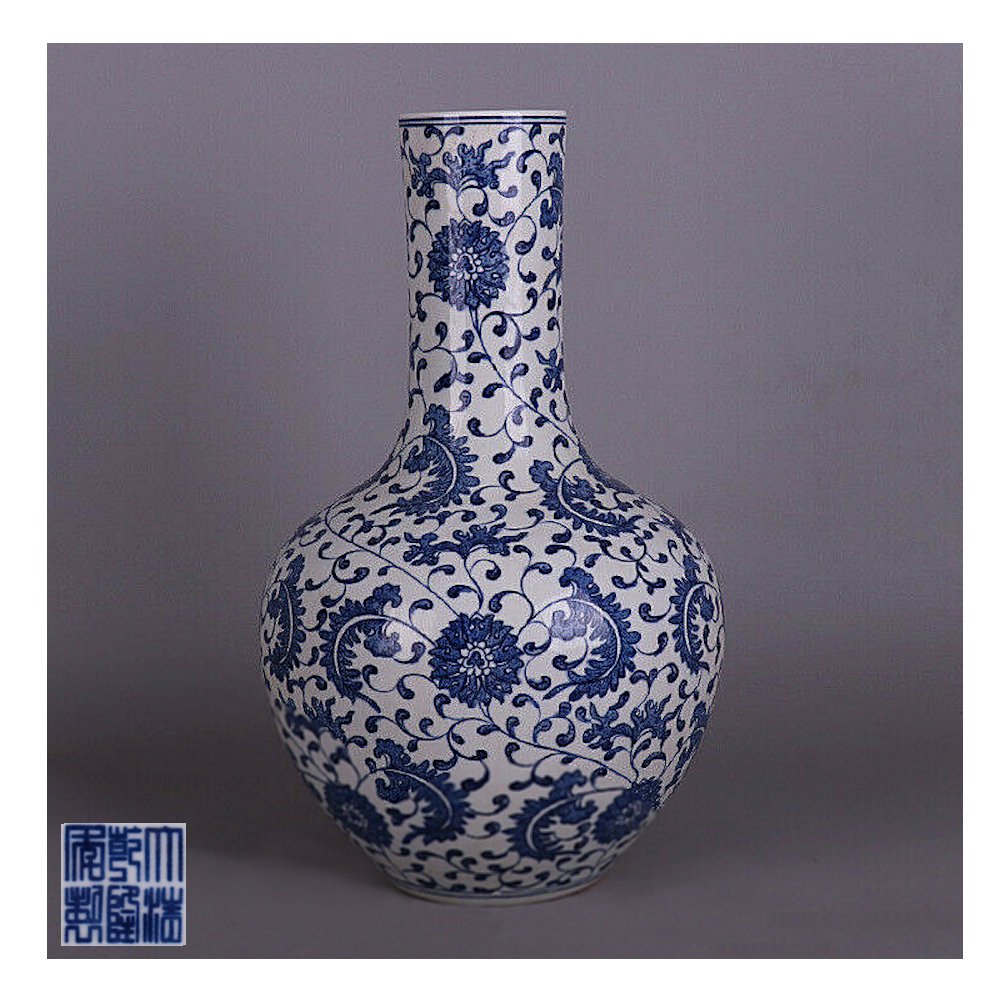 FINE CHINESE BLUE WHITE LARGE BOTTLE VASE QIANLONG (1 of 7)