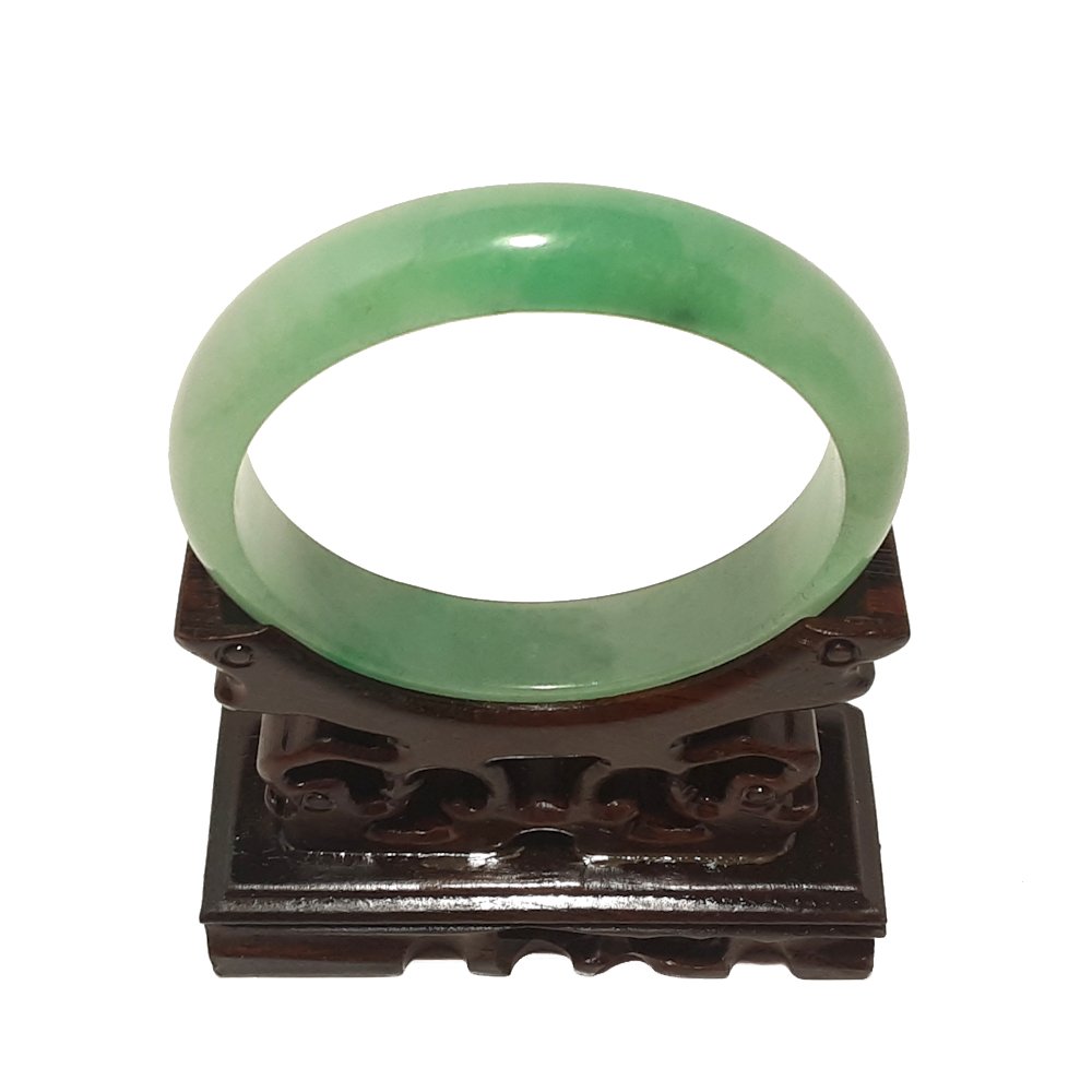 APPLE GREEN JADEITE BRACELET BANGLE ON A WOODEN STAND (1 of 5)