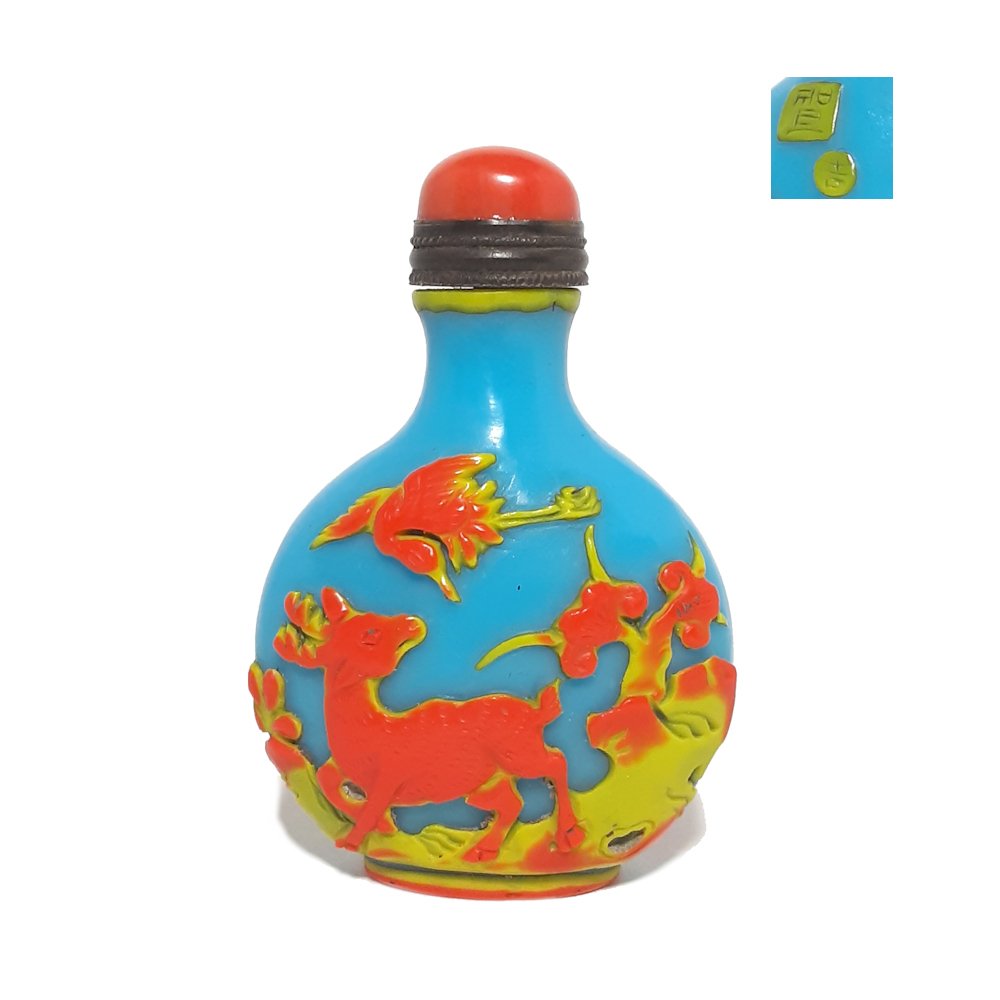 RARE MINIATURE CARVED GLASS CHINESE SNUFF BOTTLE 19TH C (1 of 6)