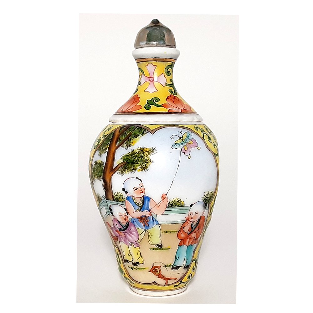 VERY FINE FAMILLE ROSE ROTATING SNUFF BOTTLE QIANLONG (1 of 6)