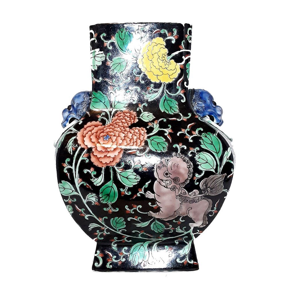 ANTIQUE FAMILLE NOIR VASE FOO LION HANDLES AND PATTERN (1 of 6)